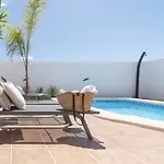 Roble Villa *